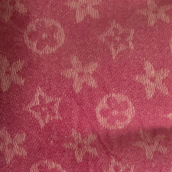 NIP Women’s Pink Floral & Animal Print Design Scarf - Picture 5 of 9